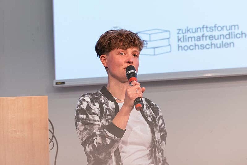 Marieke von Elert (zkh-Projekt) spricht