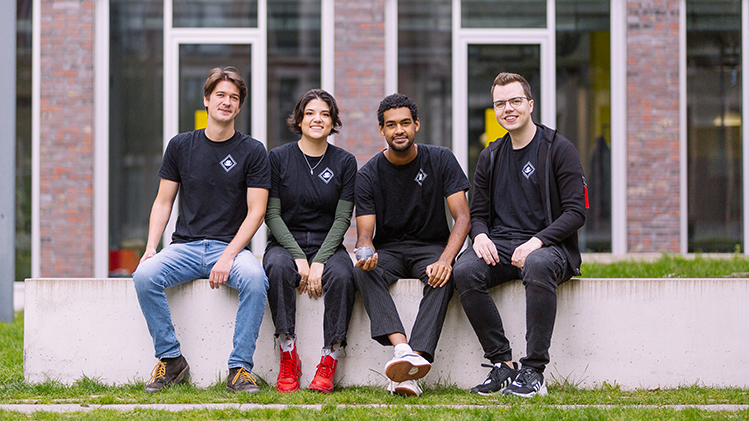 Das vierköpfige Team hofft auf den Nachwuchspreis beim DCP 2024: Maximilian Götz, Sarah Inés Roeder, Rody Nawezi und Leonhard Gläser (v.l.n.r.).