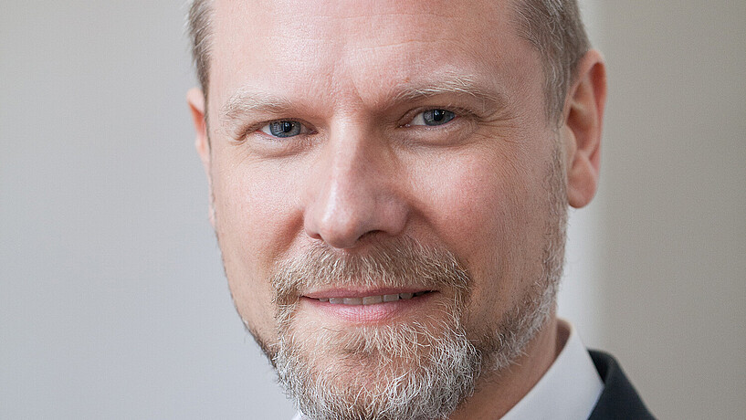 Prof. Dr. Christian Stöcker, cognitive psychologist, journalist, and head of the Digital Communication Master's degree course in the Department of Information