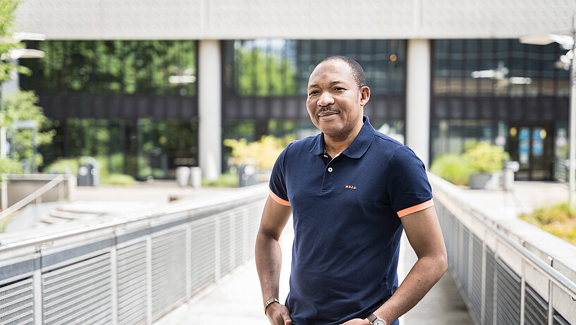 HAW Hamburg, Fakultät W&S, Department Soziale Arbeit, Professor Louis Henri Seukwa, Professor für Erziehungswissenschaften, Fotografiert am Berliner Tor 5 am 22.6.2020