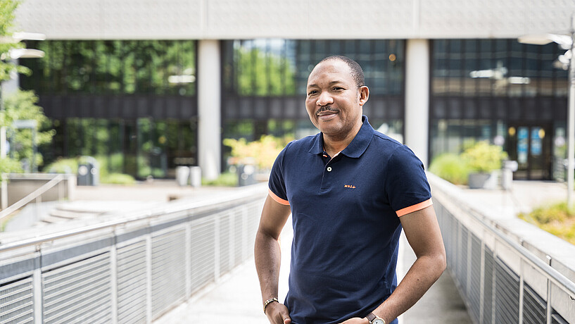 HAW Hamburg, Fakultät W&S, Department Soziale Arbeit, Professor Louis Henri Seukwa, Professor für Erziehungswissenschaften, Fotografiert am Berliner Tor 5 am 22.6.2020