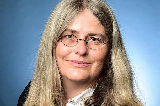 Prof. Dr. Julia Neumann-Szyszka Prof. Dr. Julia Neumann-Szyszka