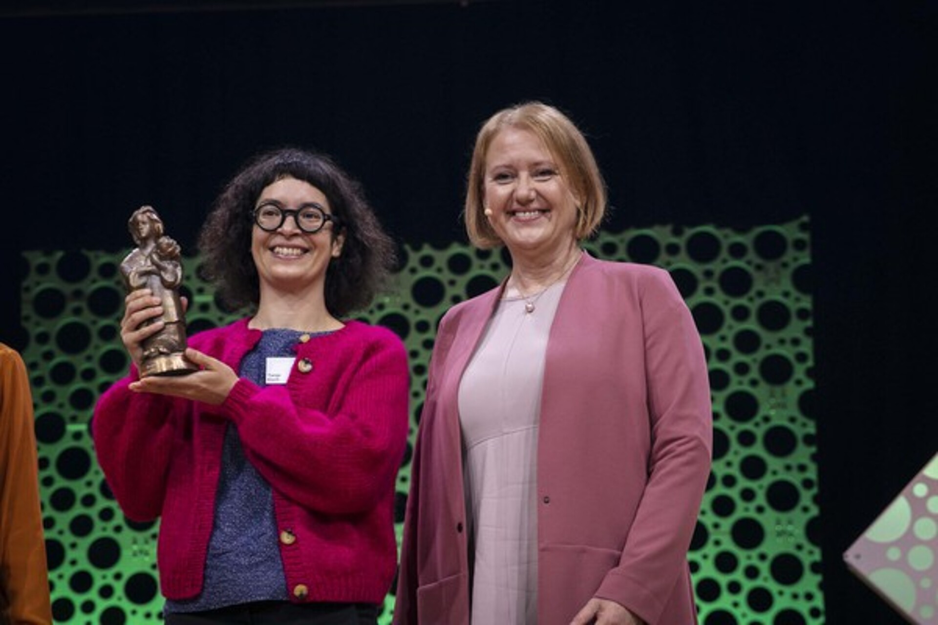 Deutscher Jugendliteraturpreis 2023: Tanja Esch und Lisa Paus