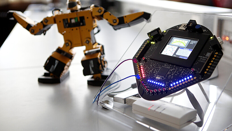 Roboter und Entwicklungsboard