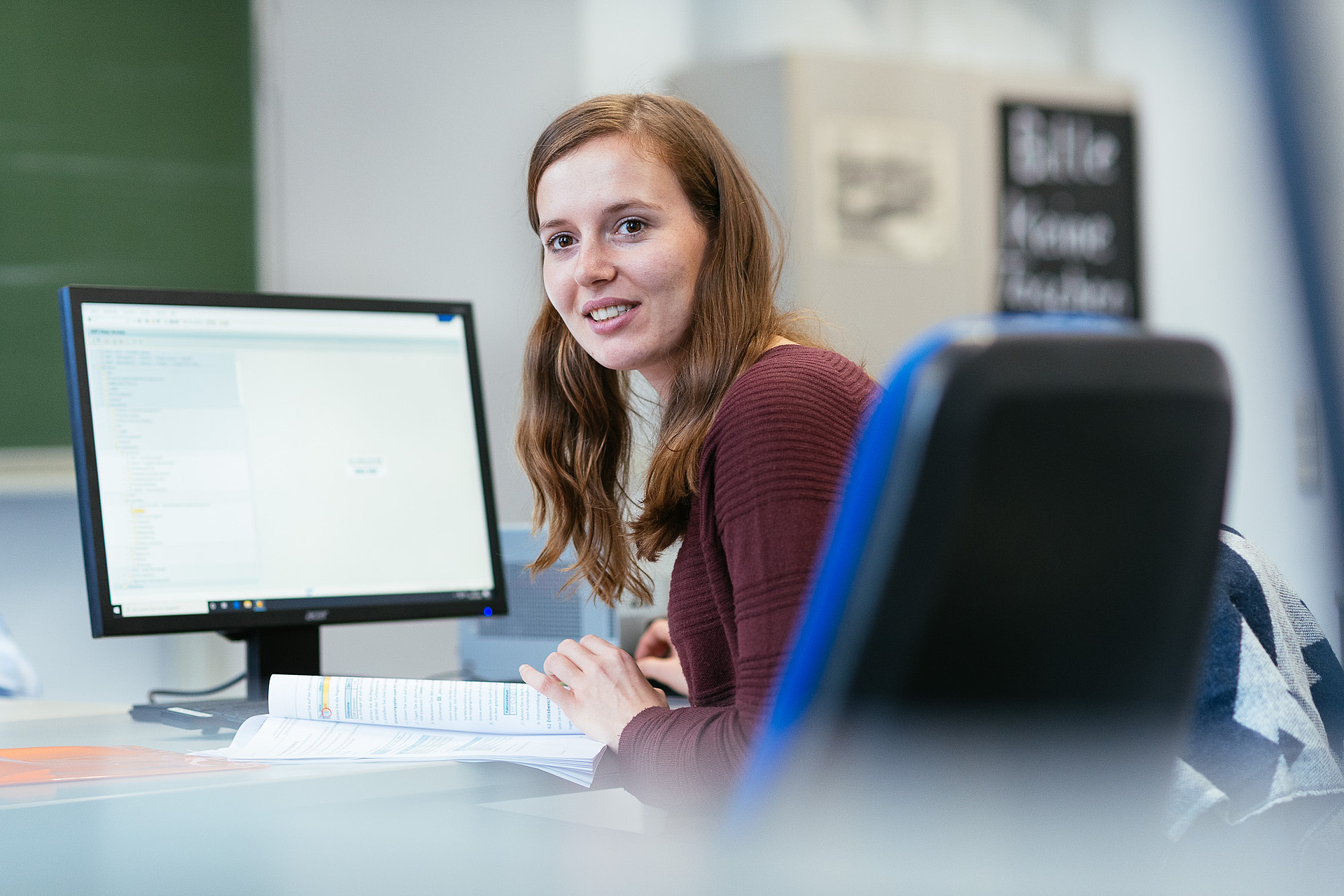 Studierende des Departments Maschinenbau und Produktion während der Veranstaltung "Produktmanagement". Dozentin: Julia Perel