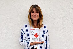 
                Gerade hat die Nachhaltigkeitsexpertin das Buch "Das Bio-Pizza-Dilemma geschrieben". Nachhaltigkeit kann auch Spaß machen, so die Botschaft.
            