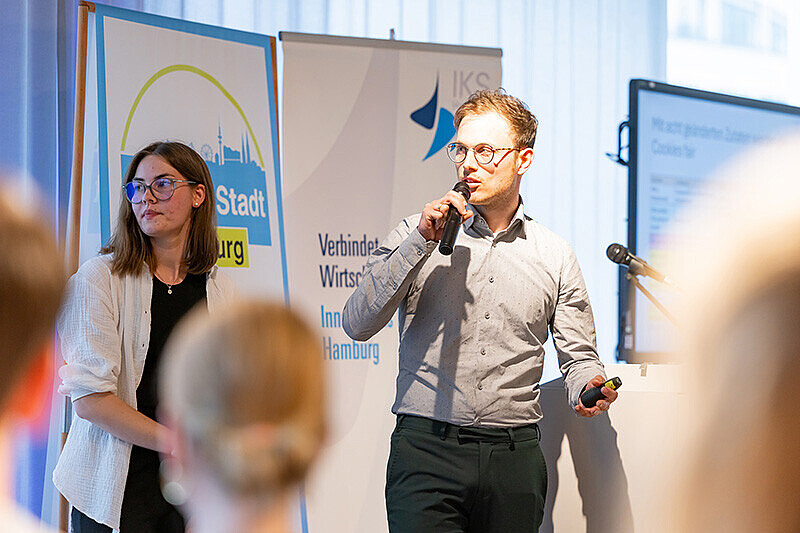 Neele Herrmann (BSc. ÖT), Bruno Klinkosch (Master Erziehungswissenschaften)