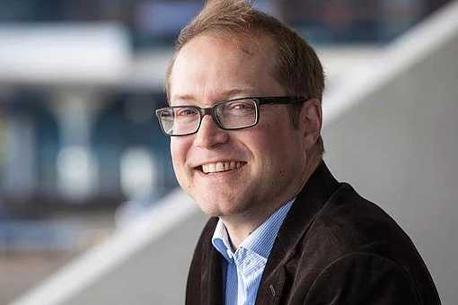 Prof. Dr. Stefan Sarstedt Prof. Dr. Stefan Sarstedt