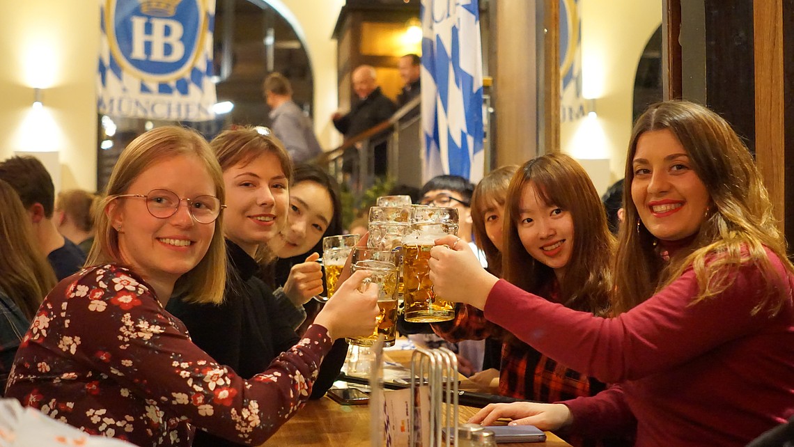 Group of students drinking beer