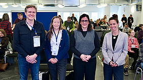 V.l.n.r. Dieter Röh, Marlene-Anne Dettmann (beide Projektleitung), Hamburgs Wissenschaftssenatorin Maryam Blumenthal und Frederike Masemann (Vizepräsidentin für Studium und Lehre der HAW Hamburg)
