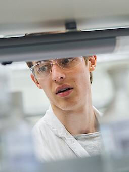 
                Prof. Dr. Cornelissen/Prof. Dr. AnspachAufarbeitungs- und Reinigungsverfahren
            