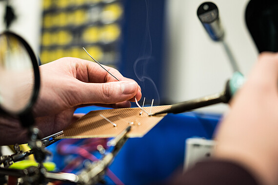 
                                Fakultät Technik und Informatik, Department Informatik, Angewandte Informatik, Informatik Technischer Systeme, FTZ Smart Systems
                            