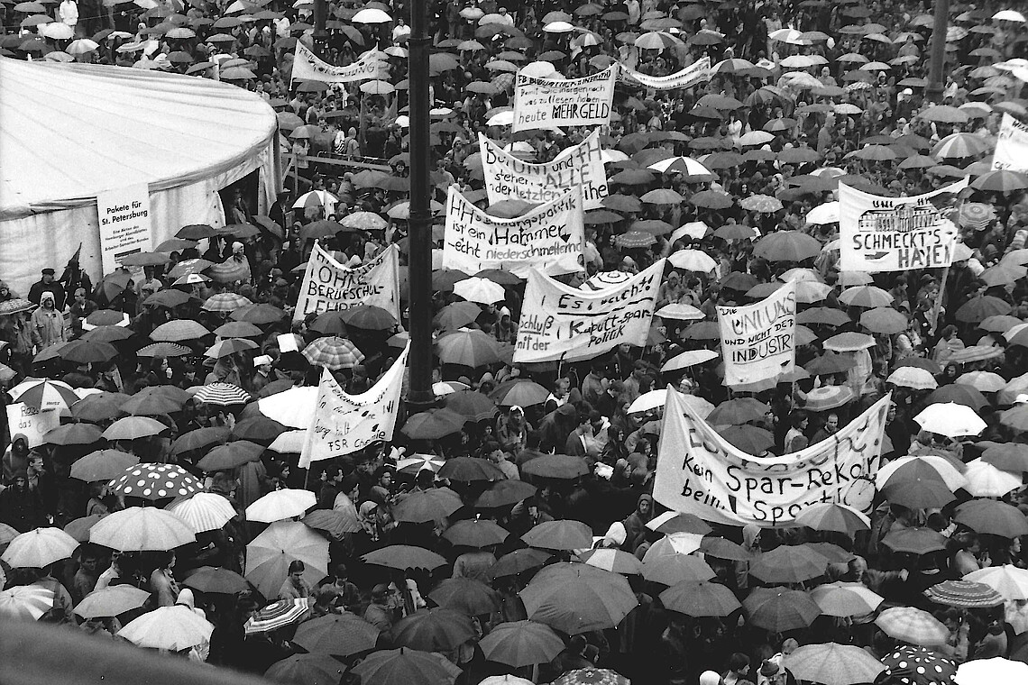 1992 - Demonstration gegen die Sparpolitik des Hamburger Senats.