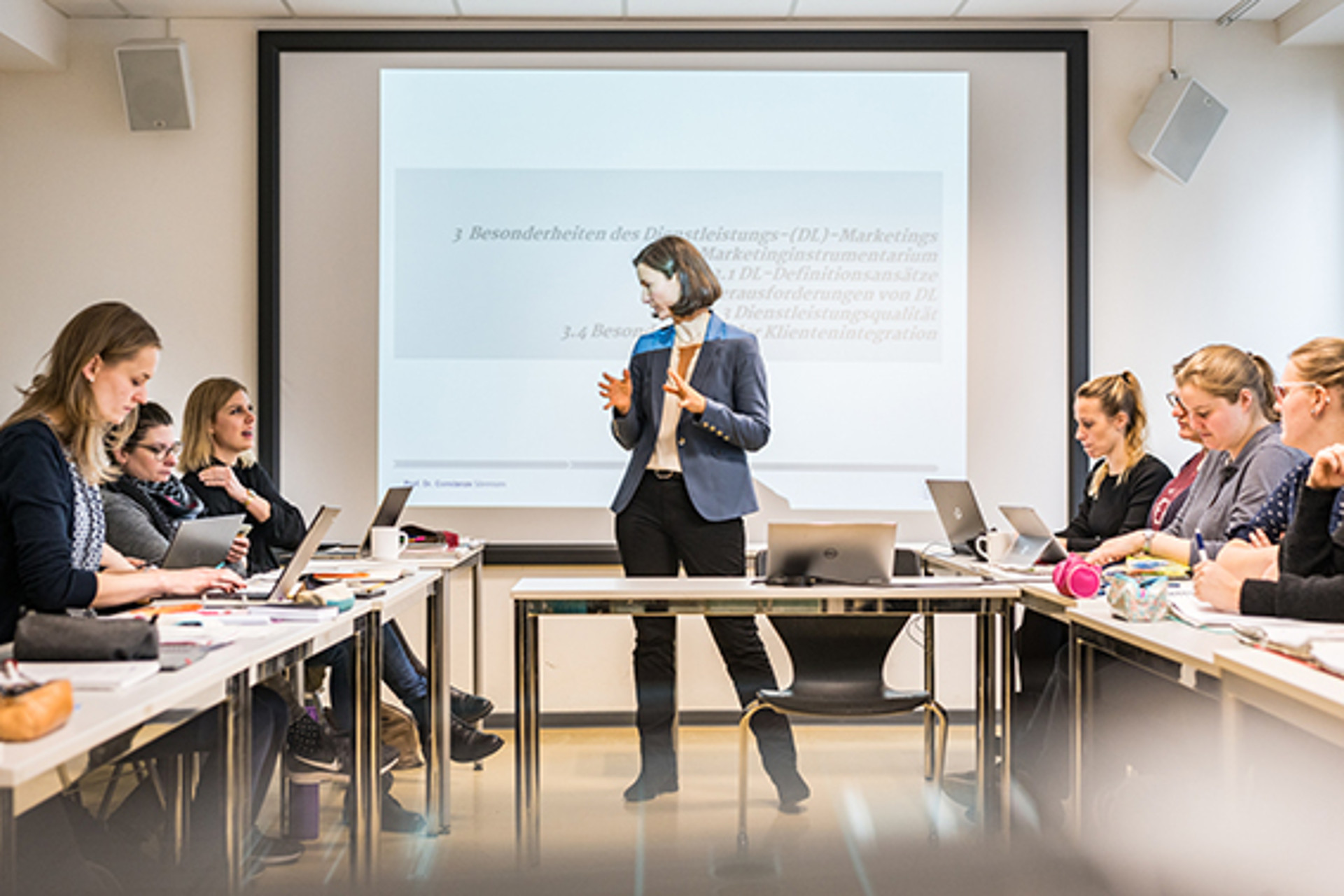 Fakultät Wirtschaft und Soziales, Department Pflege und Management, MBA, Seminar, Frontal- Gruppen- und Kollegenarbeit bei Frau Prof. Constanze Sörensen