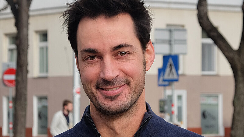 Porträt von Prof. Dr. Simon Güntner 