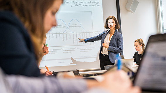 Fakultät Wirtschaft und Soziales, Department Pflege und Management, MBA, Seminar, Frontal- Gruppen- und Kollegenarbeit bei Frau Prof. Constanze Sörensen