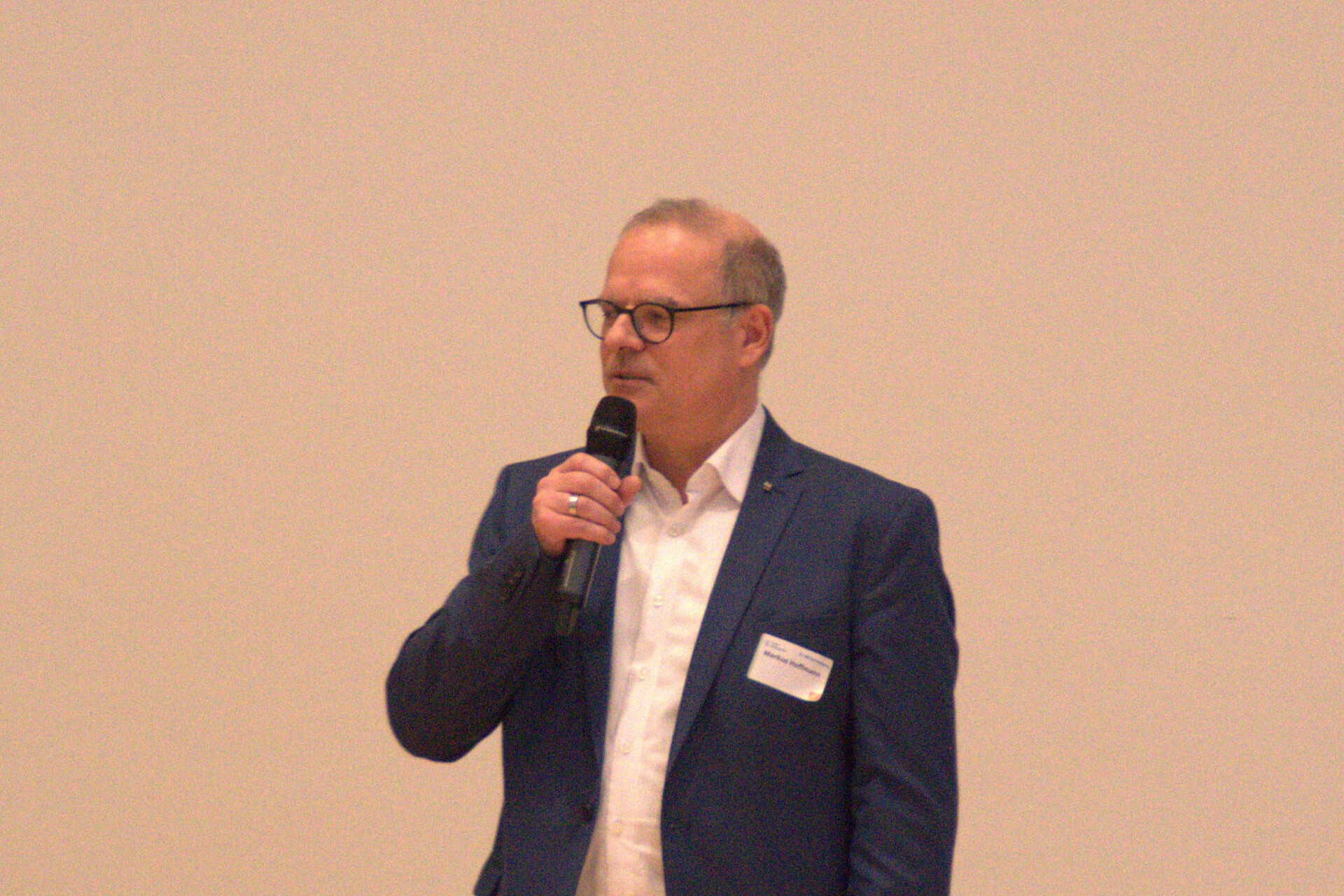 
                                                Dr. Markus Hoffmann
                                            