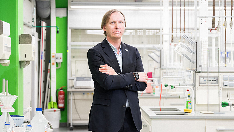 Prof. Dr. Ralf Reintjes ist Mediziner und Epidemiologe. Er lehrt und forscht am Life Sciences-Campus in Bergedorf