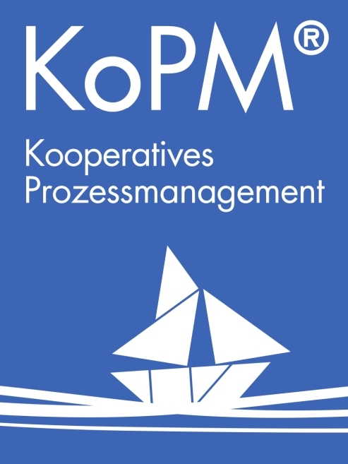 KoPM_Signet_Segelboot_hoch Copyright