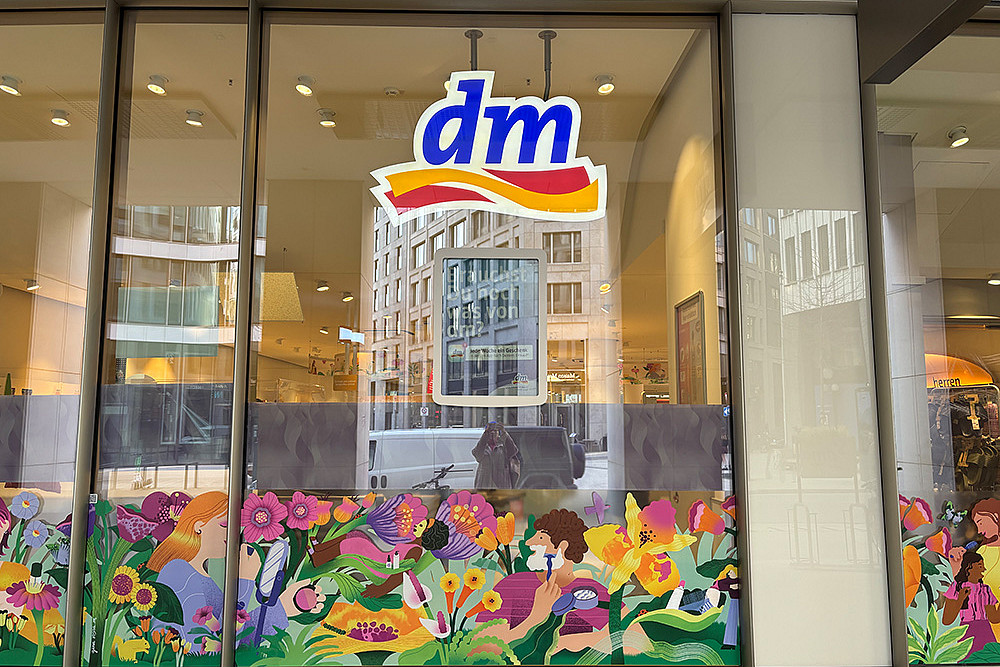 „Garden of Transformation“ – eine Kampagne beim drogeriemarkt dm im Frühjahr 2026. 