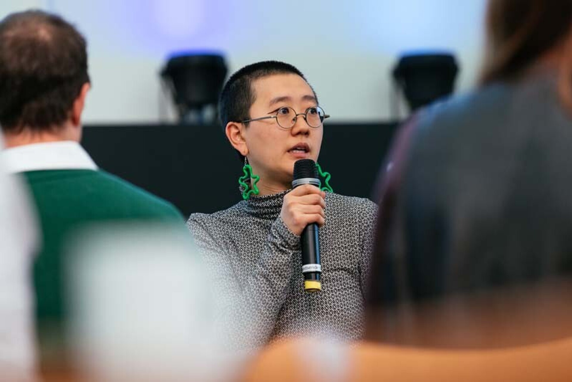 
                                                Daha Yeo  (BNE-Pionierin) spricht
                                            