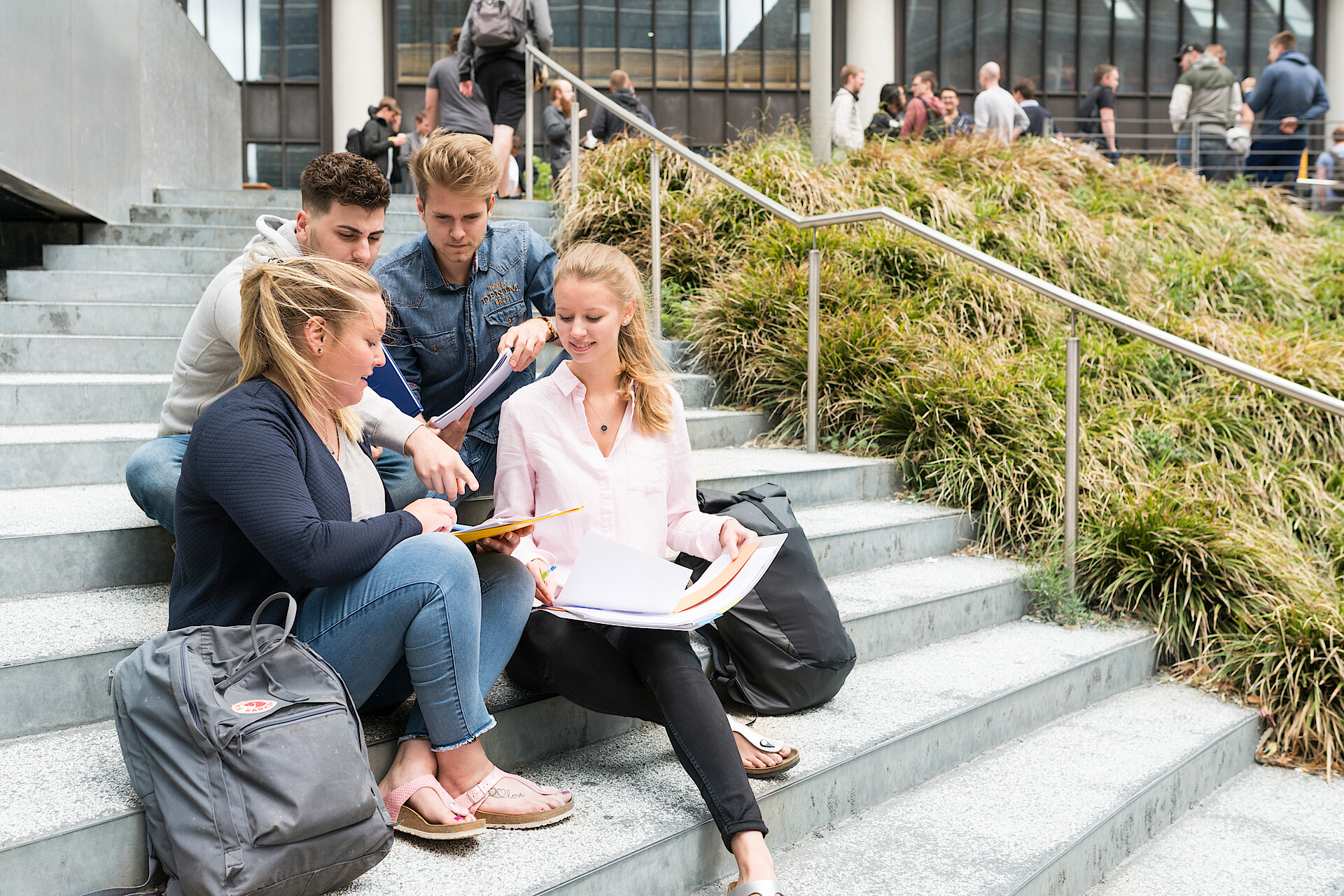 Students at the Berliner Tor Campus