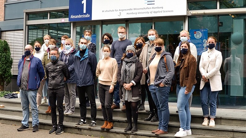 Gruppenfoto der Studierenden des Masterstudiengangs Pflege an der HAW Hamburg