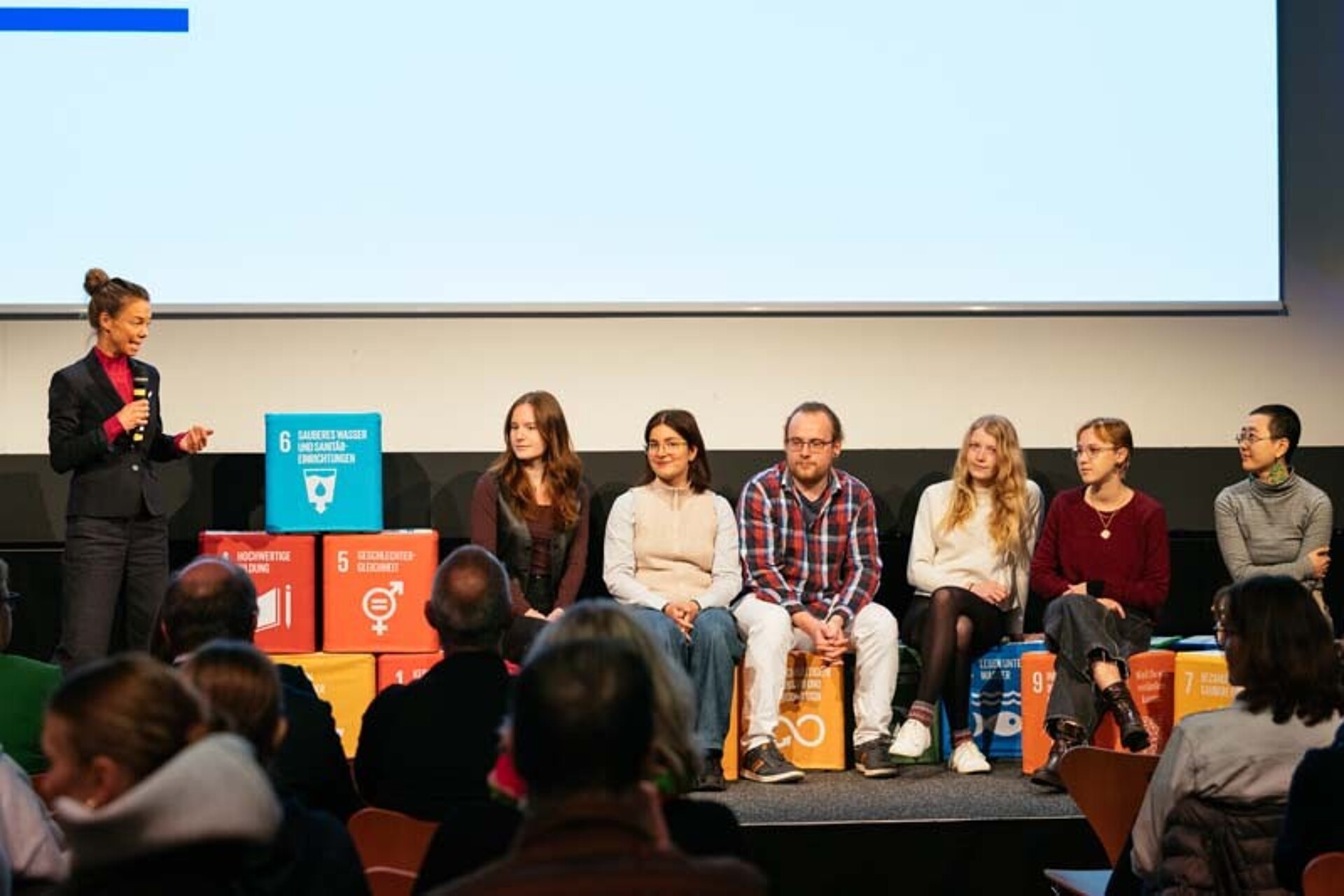 
                                                Die VP SuL guckt zu den BNE-PionierInnen
                                            