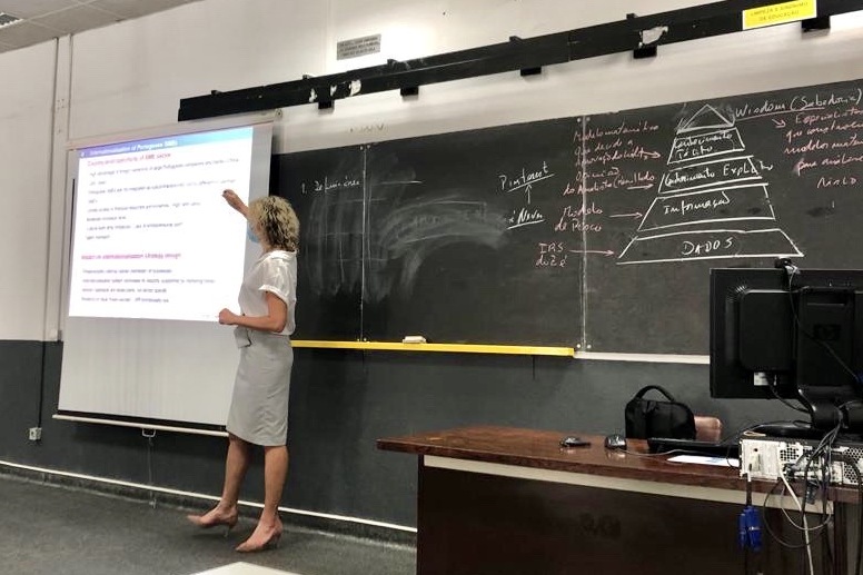 
                Prof. Dr. Natalia Ribberink at the Universidad de Europeia
            