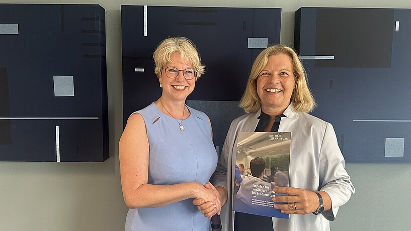 Astrid Petersen und Ute Lohrentz