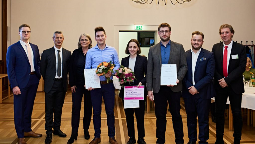 Gruppen mit den Ausgezeichneten des dbb-Preises 