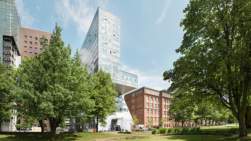 Campus Berliner Tor, Berliner Tor 5 und Berliner Tor 21 mit Lohmühlenpark