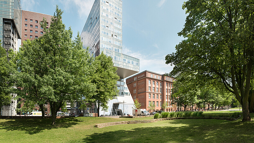 Campus Berliner Tor, Berliner Tor 5 und Berliner Tor 21 mit Lohmühlenpark