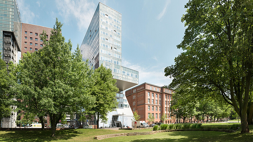 Campus Berliner Tor, Berliner Tor 5 und Berliner Tor 21 mit Lohmühlenpark