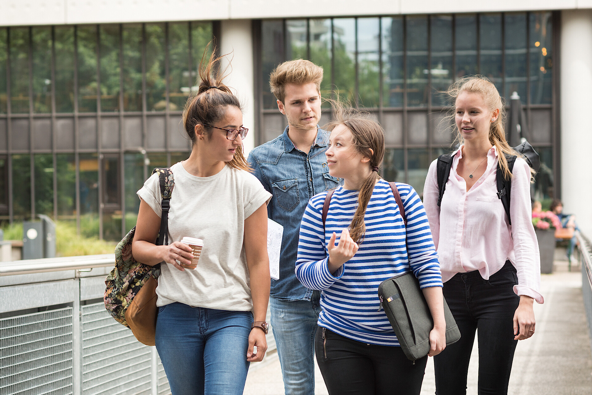 Students at the Berliner Tor Campus