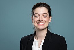 Dr. Jana Petersen Dr. Jana Petersen