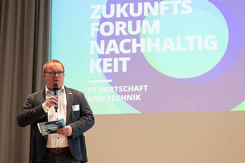 Enno Stöver, Departmentleiter Maschinenbau und Produktion, beim Zukunftsforum Nachhaltigkeit